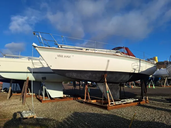 1993 Westerly Regatta 330 for sale at Miles Stratton Marine